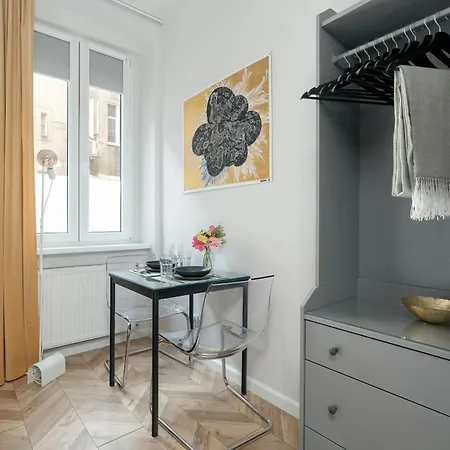 Lejlighed Komfortowe Studia W Centrum Poznania Przy Rynku I Parku By Rent Like Poznań